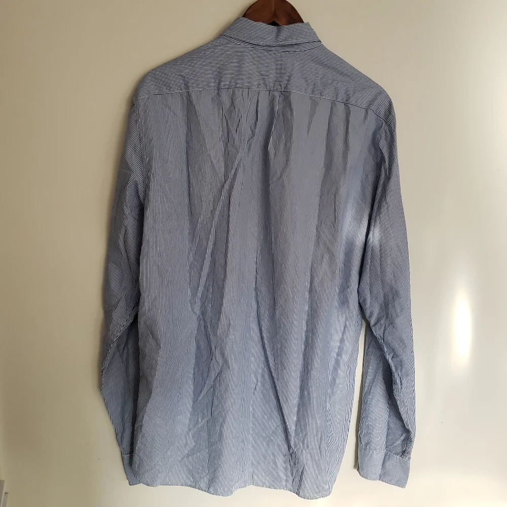 ๐SOLD๐ J. Crew Classic Blue and White Pinstripe Button Down Shirt 100% Cotton - Picture 3 of 12